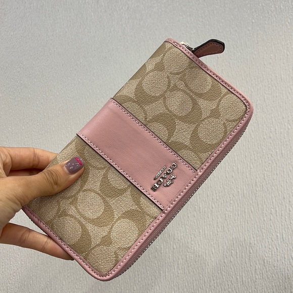 Coach zip round wallet new with tag - Picture 1 of 5